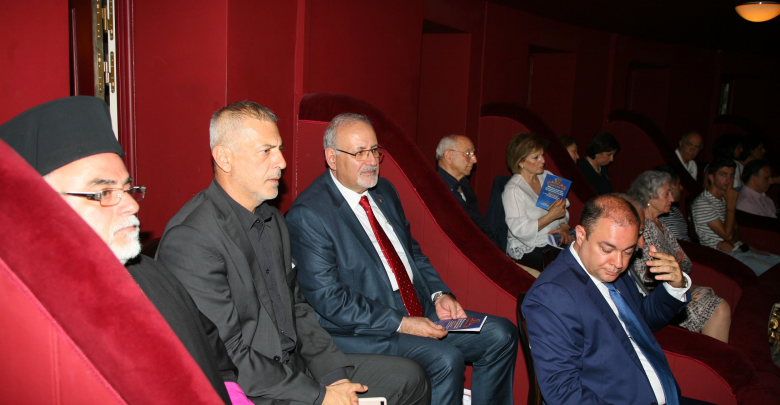 Ο Δήμαρχος Πειραιά Γιάννης Μώραλης στον εορτασμό για τα 100 χρόνια της ανεξαρτησίας της Δημοκρατίας της Αρμένιας στο Δημοτικό Θέατρο Πειραιά