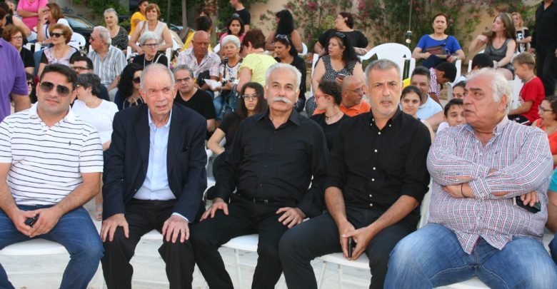 Ο Δήμαρχος Πειραιά Γιάννης Μώραλης στην εκδήλωση της αδελφότητας Κρητών Πειραιά «Η Ομόνοια» στην πλατεία Πηγάδας για την αναβίωση του Κλήδονα