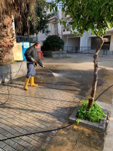 Επιχείρηση καθαρισμού και εξωραϊσμού της πλατείας και του συνοικισμού  του Απόλλωνα στα Καμίνια