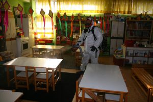 Ξεκίνησε σήμερα η προληπτική απολύμανση σε όλα τα σχολικά κτήρια του Δήμου Πειραιά