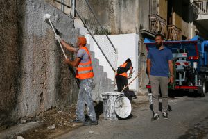 Εργασίες καθαρισμού και εξωραϊσμού της οδού Σκρα στην Καστέλλα από τον Δήμο Πειραιά