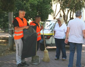 Εργασίες καθαρισμού και εξωραϊσμού στον Τινάνειο Κήπο από τον Δήμο Πειραιά