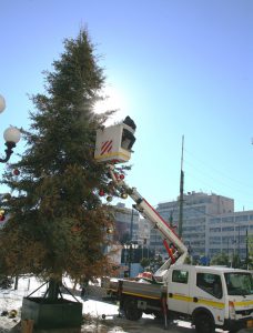 Ανακύκλωση φυσικών Χριστουγεννιάτικων δένδρων από τον Δήμο Πειραιά