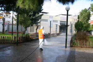Εντατικοί καθαρισμοί στις γειτονιές του Πειραιά