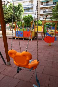 Πλήρης ανακατασκευή και νέα παιχνίδια στις παιδικές χαρές Αγίου Κωνσταντίνου και Ιππολύτου από τον Δήμο Πειραιά