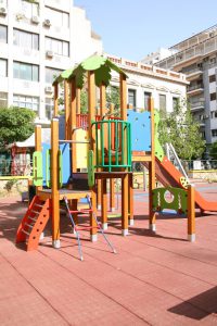 Πλήρης ανακατασκευή και νέα παιχνίδια στις παιδικές χαρές Αγίου Κωνσταντίνου και Ιππολύτου από τον Δήμο Πειραιά