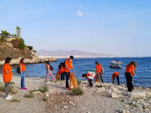Καθαρισμός της παραλίας Βοτσαλάκια  από την ΚΟ.Δ.Ε.Π.  και το Social Innovation Piraeus στο πλαίσιο των Ημερών Θάλασσας