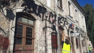 Μεγάλη επιχείρηση αντιγκράφιτι από τον Δήμο Πειραιά  σε κομβικά σημεία της πόλης