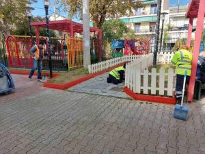 Επιχείρηση καθαρισμού και εξωραϊσμού στην πλατεία  Νεράιδας  στην Παλαιά Κοκκινιά