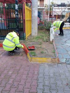 Επιχείρηση καθαρισμού και εξωραϊσμού στην πλατεία  Νεράιδας  στην Παλαιά Κοκκινιά