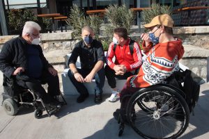 Ράμπα για την πρόσβαση  ατόμων  με αναπηρία στο παραλιακό μέτωπο του Μικρολίμανου από τον Δήμο Πειραιά