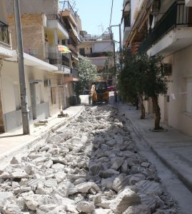 Ανακατασκευή δρόμων με μεγάλη κλίση σε γειτονιές της πόλης μας  από τον Δήμο Πειραιά