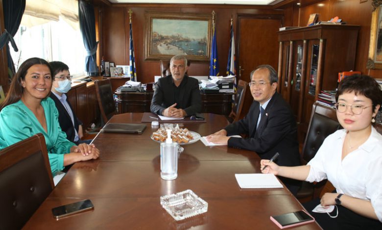 Συνάντηση Δημάρχου Πειραιά Γιάννη Μώραλη  με  τον  νέο Πρέσβη της Κίνας στην Ελλάδα  Σιάο Τζουντσένγκ