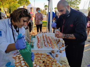 “Piraeus Taste Festival: Seafood and More” : πλήθος κόσμου, γεύσεις και αρώματα στο 1ο γαστρονομικό φεστιβάλ του Δήμου Πειραιά