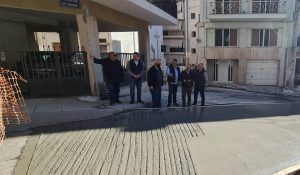 Αυτοψία Δημάρχου  Γιάννη Μώραλη σε δρόμους  που ανακατασκευάζονται από τον Δήμο Πειραιά