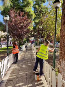 Δράσεις καθαριότητας στην πλατεία Πηγάδας  και στον Τινάνειο κήπο από τον Δήμο Πειραιά