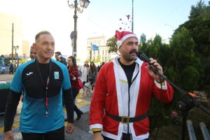 Εκατοντάδες Αγιοβασίληδες έτρεξαν στους δρόμους του Πειραιά  στο  3o Santa Run Piraeus 2022!