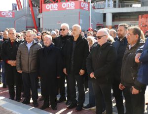 Ο Δήμος Πειραιά τίμησε τη μνήμη των 21 θυμάτων της Θύρας 7